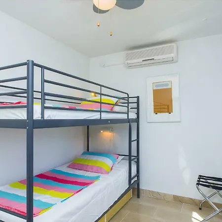 Four Bedroom Holiday In * Sutivan